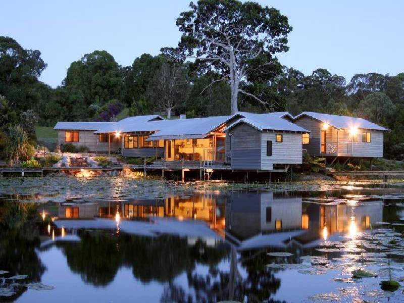 33 DUNGOGIE DRIVE, Tallebudgera QLD 4228