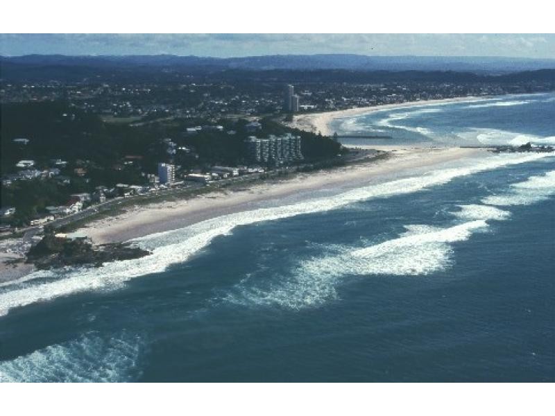 2/6 Tomewin Ave, Currumbin QLD 4223