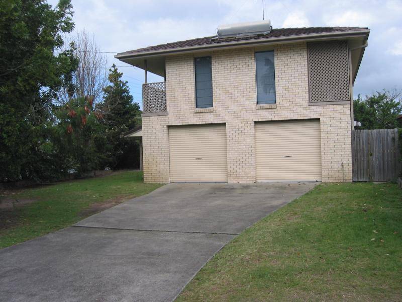 2 MARLIN COURT,, Palm Beach QLD 4221