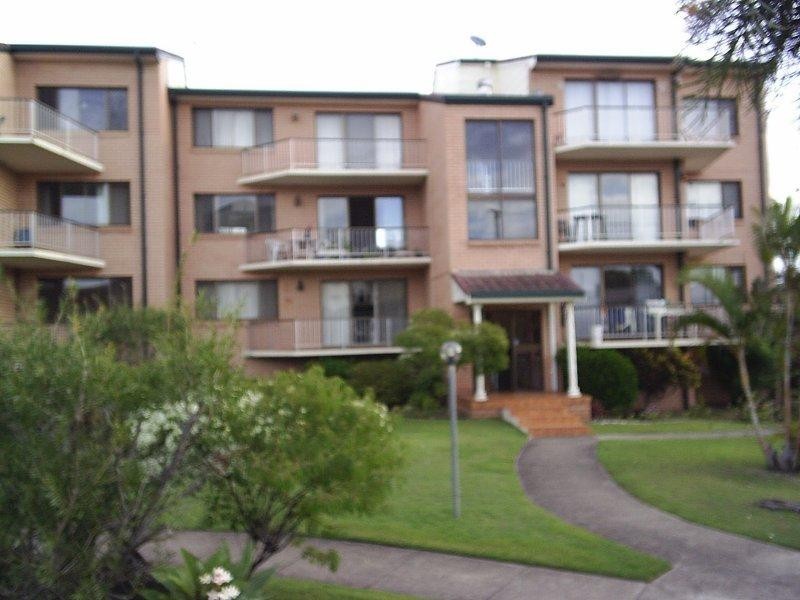 9/2 Twenty Eighth Ave, Palm Beach QLD 4221