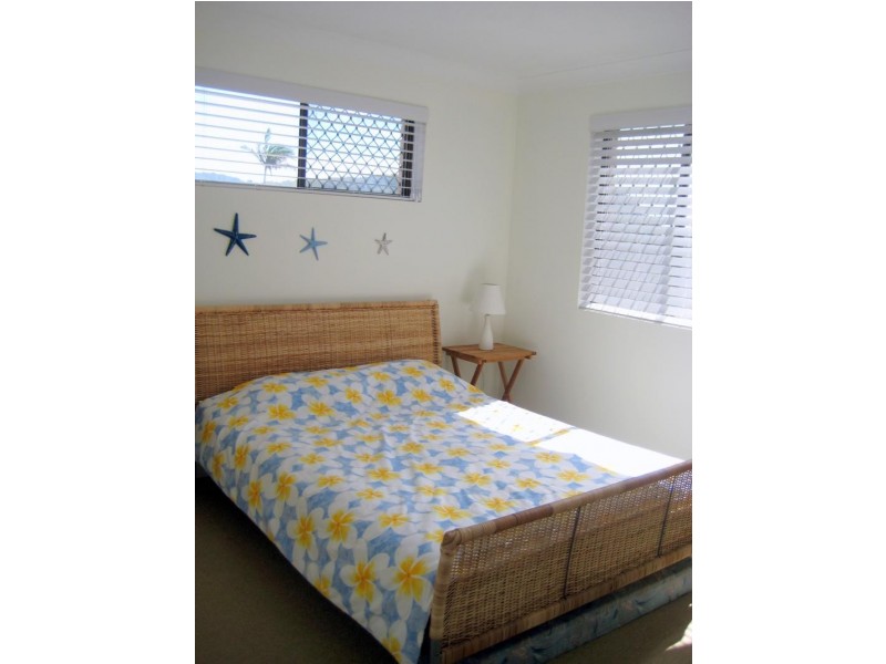 9/2 Twenty Eighth Ave, Palm Beach QLD 4221