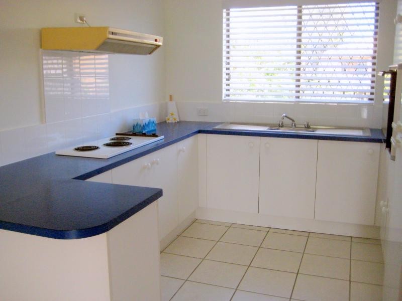 9/2 Twenty Eighth Ave, Palm Beach QLD 4221