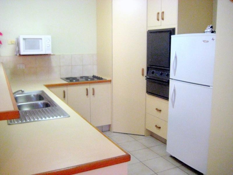 2/14 Walker Ave, Palm Beach QLD 4221