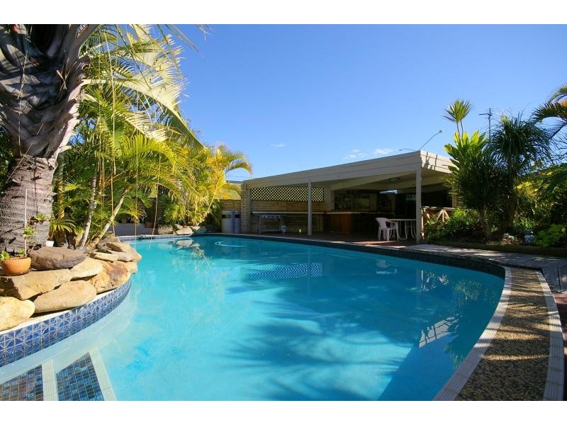 38 SPINDLE STREET, Palm Beach QLD 4221