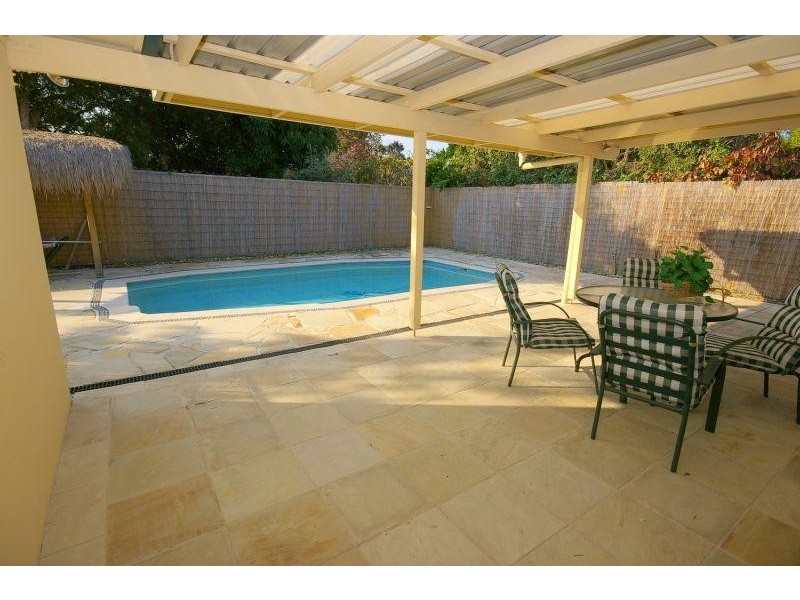 15 HOLBROOK WAY, Elanora QLD 4221