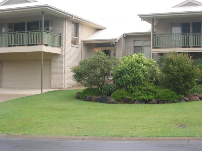 6 CALCITA AVENUE, Elanora QLD 4221