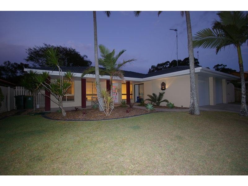 45 DARNEL STREET, Elanora QLD 4221