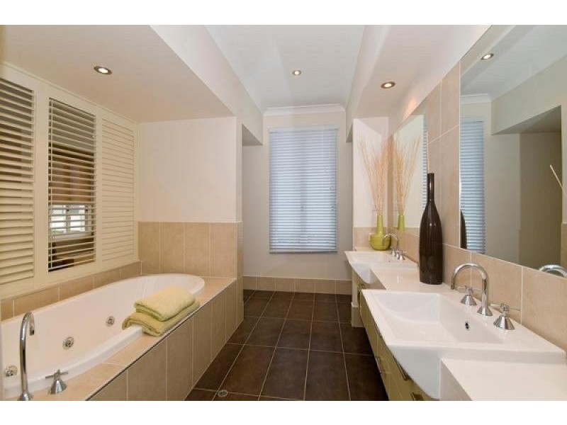 29 Observatory Drive, Reedy Creek QLD 4227