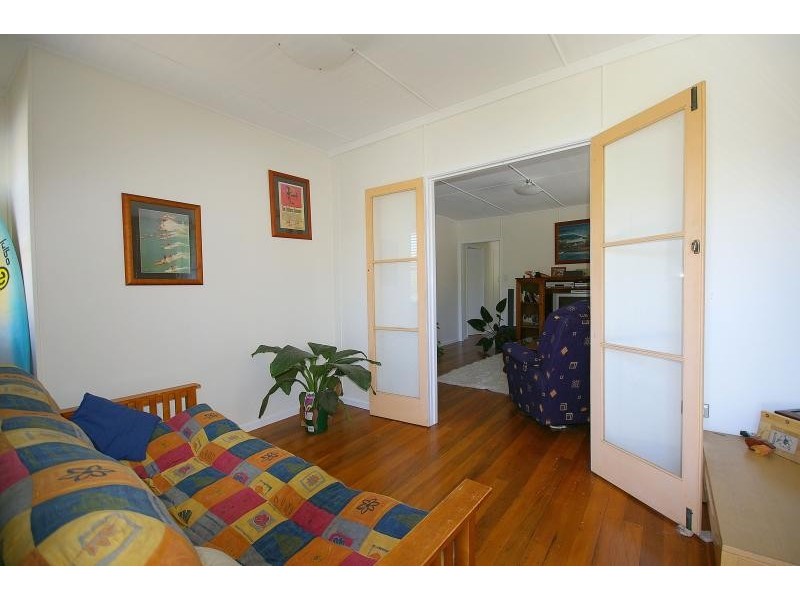 24 SIXTH AVENUE, Palm Beach QLD 4221