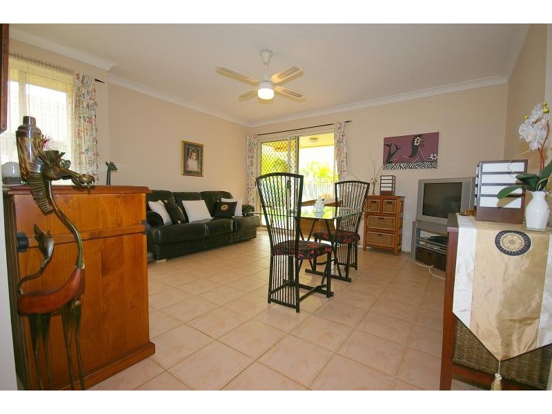 16 TYPHA PLACE, Elanora QLD 4221