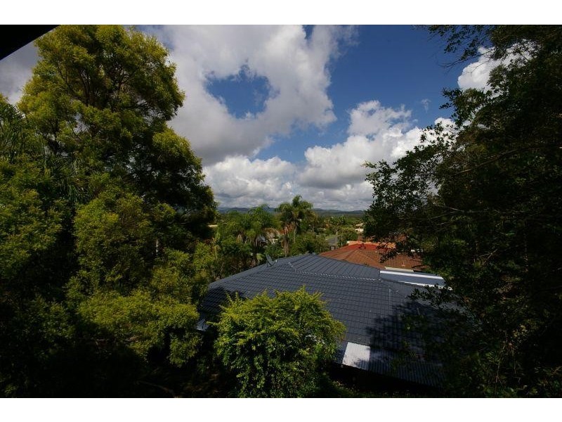 18 FATSIA COURT, Elanora QLD 4221