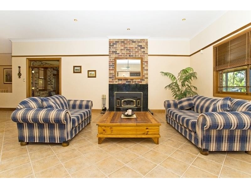 52 Parkway Drive, Advancetown QLD 4211