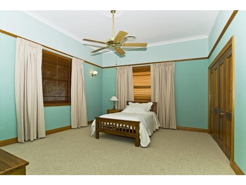 52 Parkway Drive, Advancetown QLD 4211