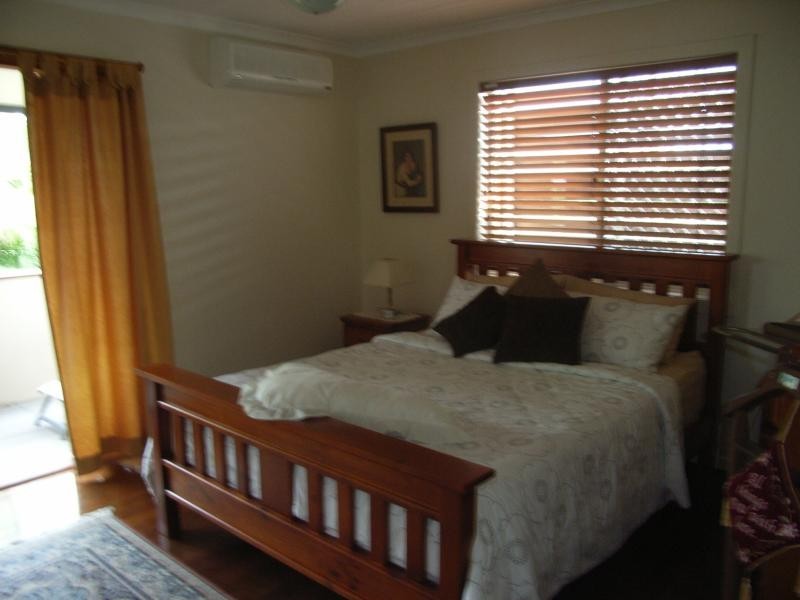 18 TALLEBUDGERA DRIVE, Palm Beach QLD 4221