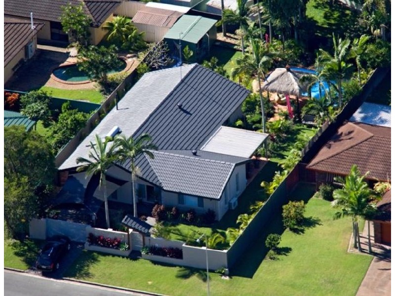 4 LINUM STREET, Palm Beach QLD 4221