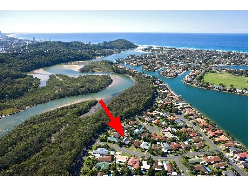 4 LINUM STREET, Palm Beach QLD 4221