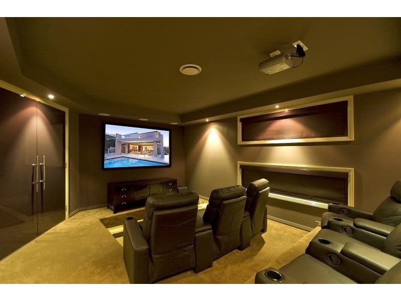 814 LEGEND TRAIL, Robina QLD 4226