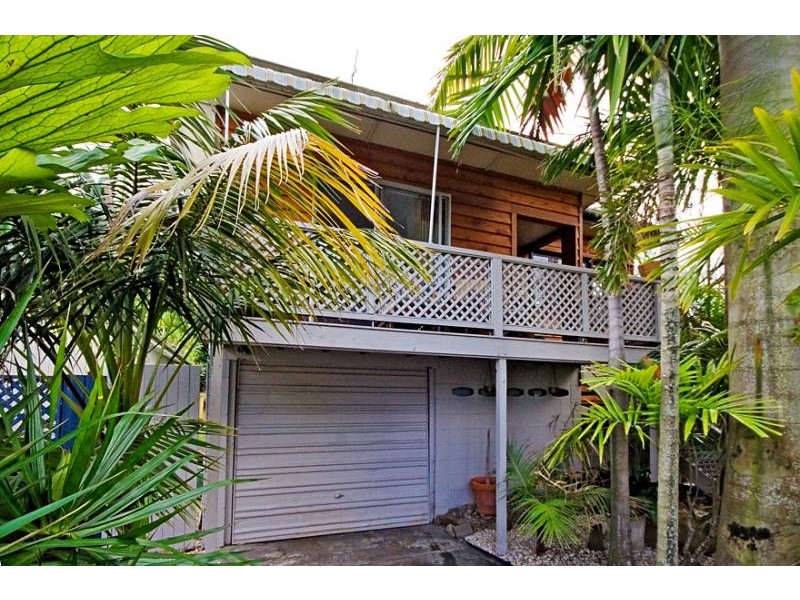 37 Sixth Avenue, Palm Beach QLD 4221
