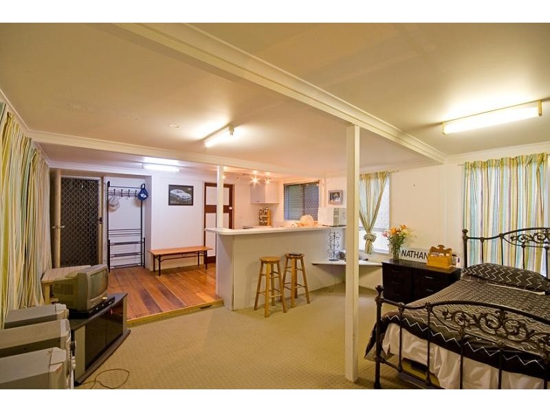 37 Sixth Avenue, Palm Beach QLD 4221