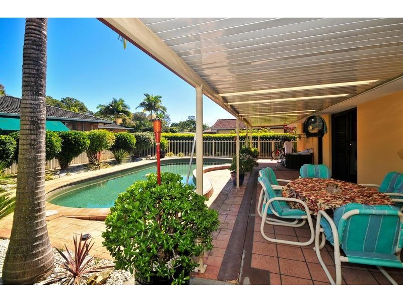 225 Mallawa Drive, Palm Beach QLD 4221