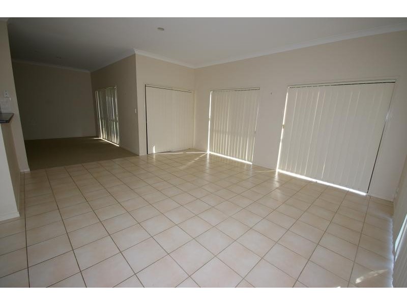 9 LAURINA COURT, Elanora QLD 4221