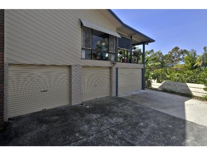 8 Doubleview Drive, Elanora QLD 4221