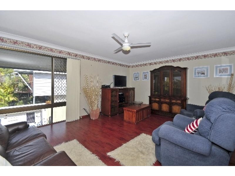 8 Doubleview Drive, Elanora QLD 4221