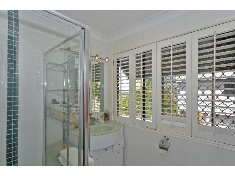 8 Doubleview Drive, Elanora QLD 4221