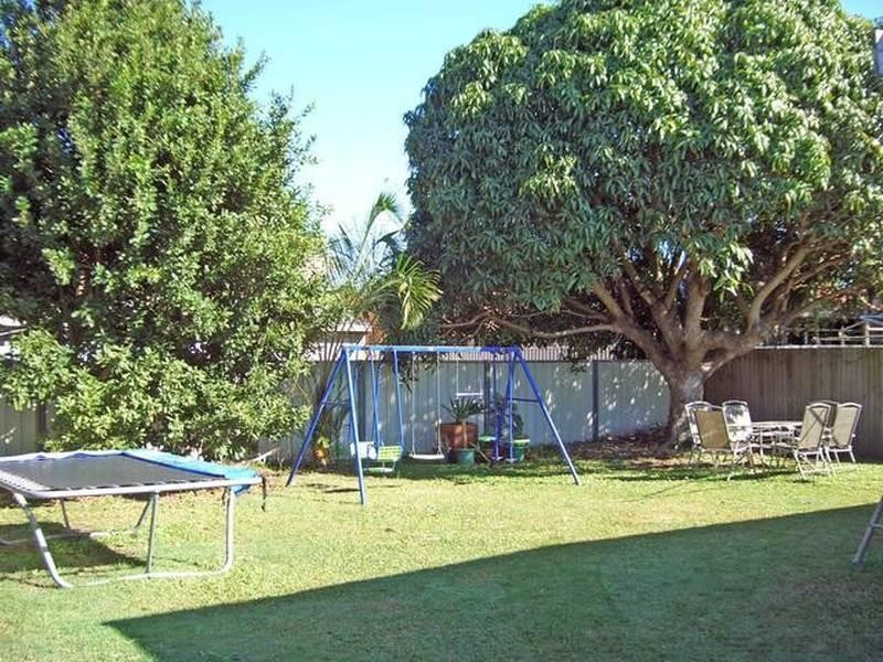 4 Bali Avenue, Palm Beach QLD 4221