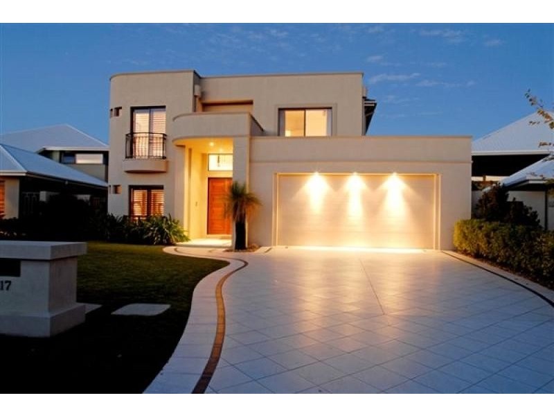 817 Legend Trail, Robina QLD 4226