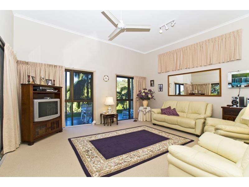 52 Parkway Drive, Advancetown QLD 4211