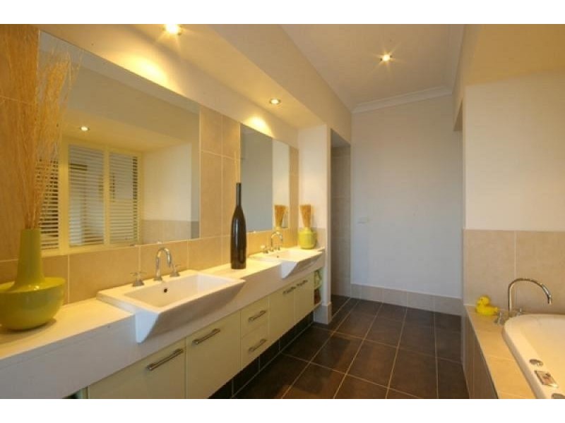 29 Observatory Drive, Reedy Creek QLD 4227