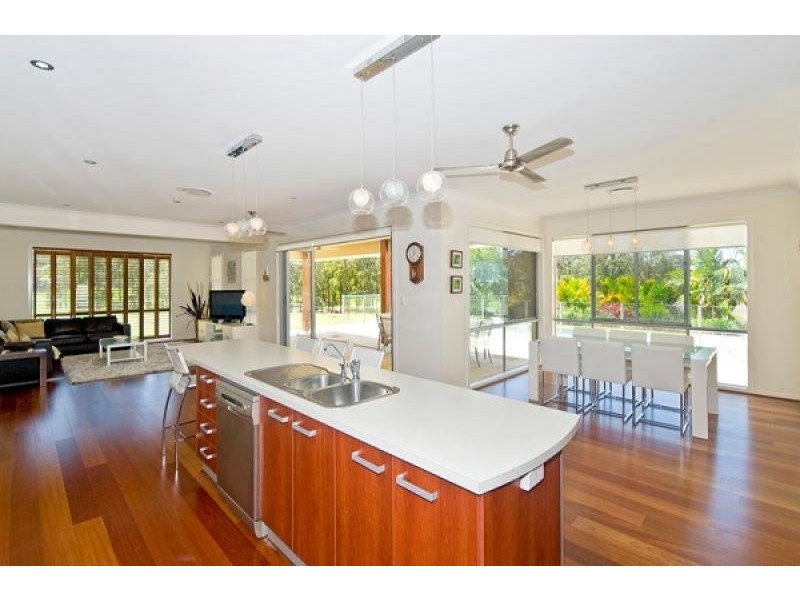 7 Samuel Drive, Tallebudgera QLD 4228