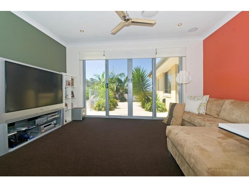 7 Samuel Drive, Tallebudgera QLD 4228