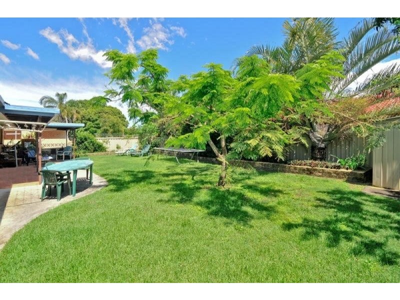 5 Gulai Street, Palm Beach QLD 4221