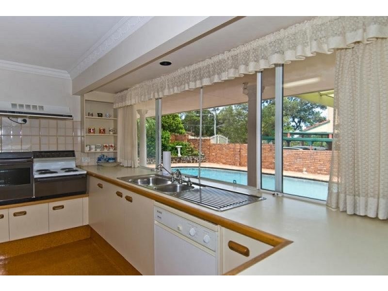 2 French Street, Tugun QLD 4224