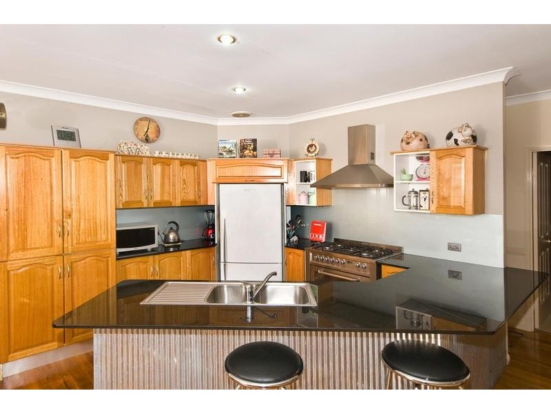 10 Forest Court, Elanora QLD 4221