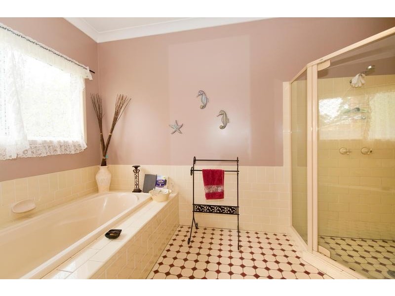 10 Forest Court, Elanora QLD 4221