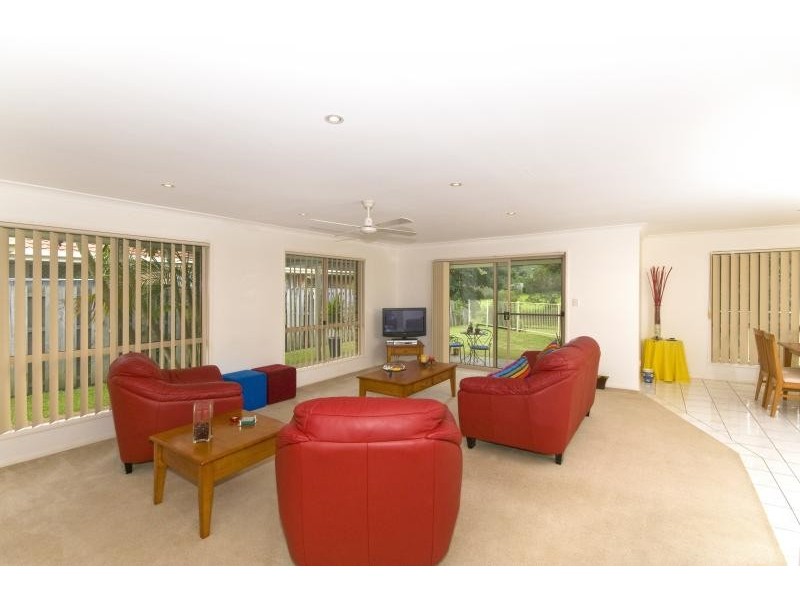 15 Baumea Court, Elanora QLD 4221