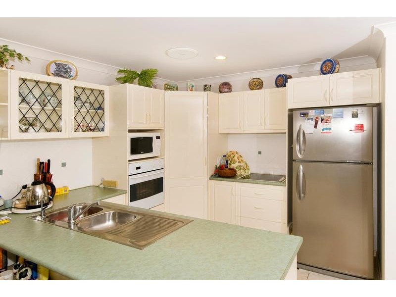 4 Hibertia Avenue, Elanora QLD 4221