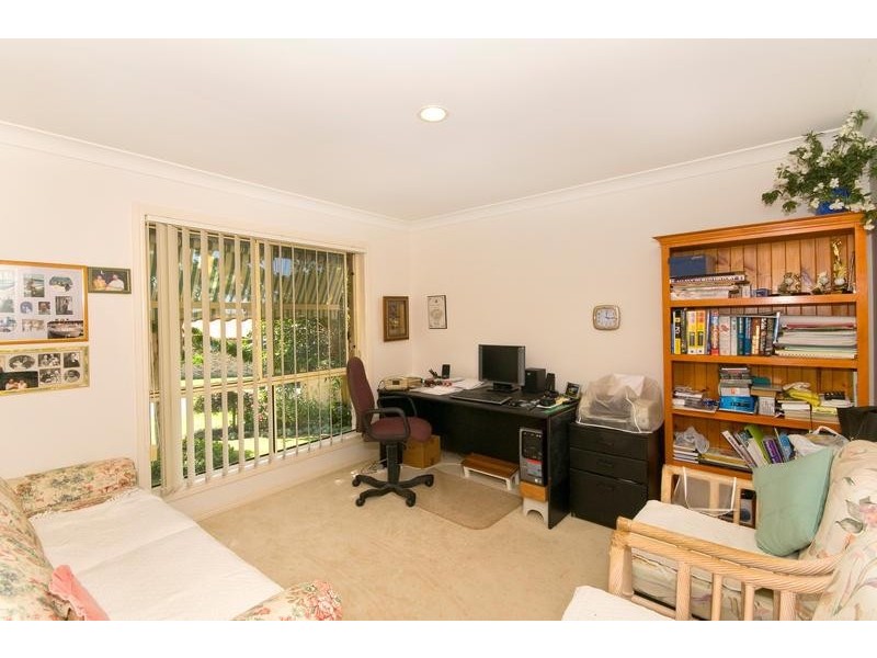 4 Hibertia Avenue, Elanora QLD 4221