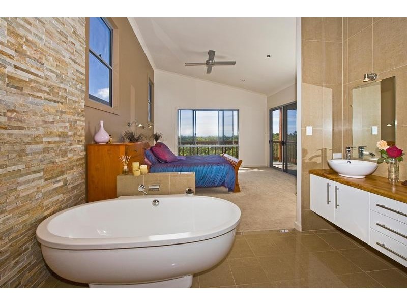 13 Barton Street, Reedy Creek QLD 4227