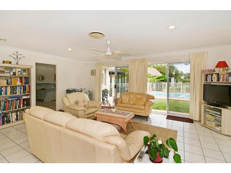 6 Mainsail Street, Currumbin Waters QLD 4223