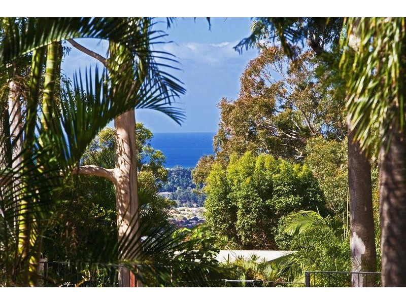 203 Simpsons Road, Elanora QLD 4221