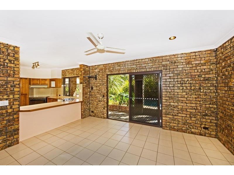 203 Simpsons Road, Elanora QLD 4221