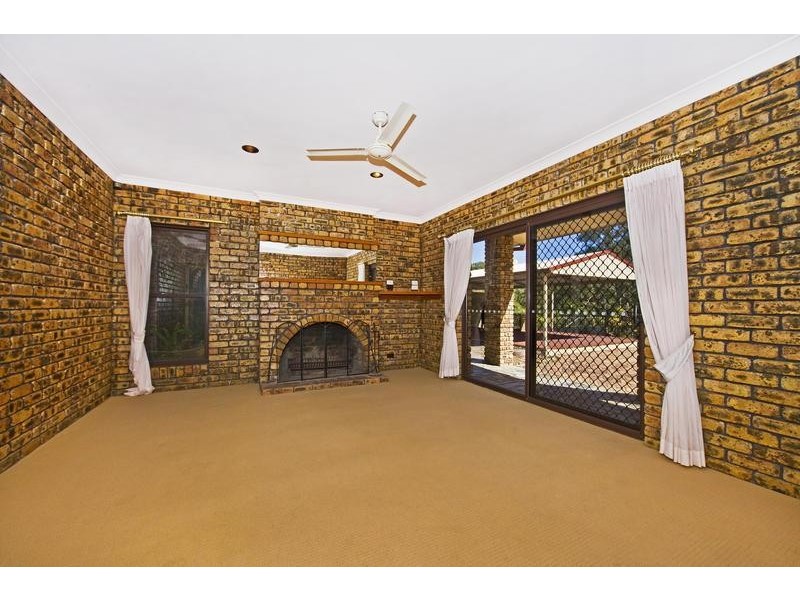 203 Simpsons Road, Elanora QLD 4221