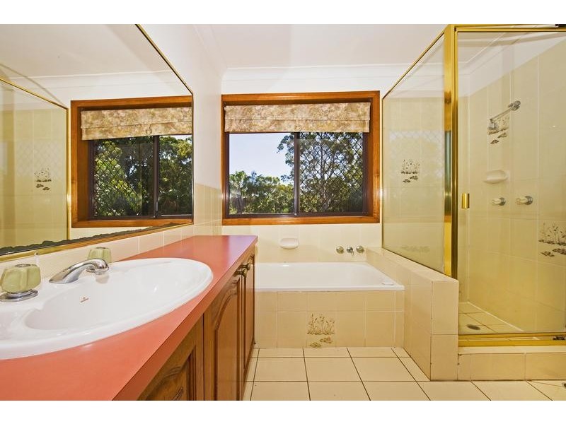 203 Simpsons Road, Elanora QLD 4221