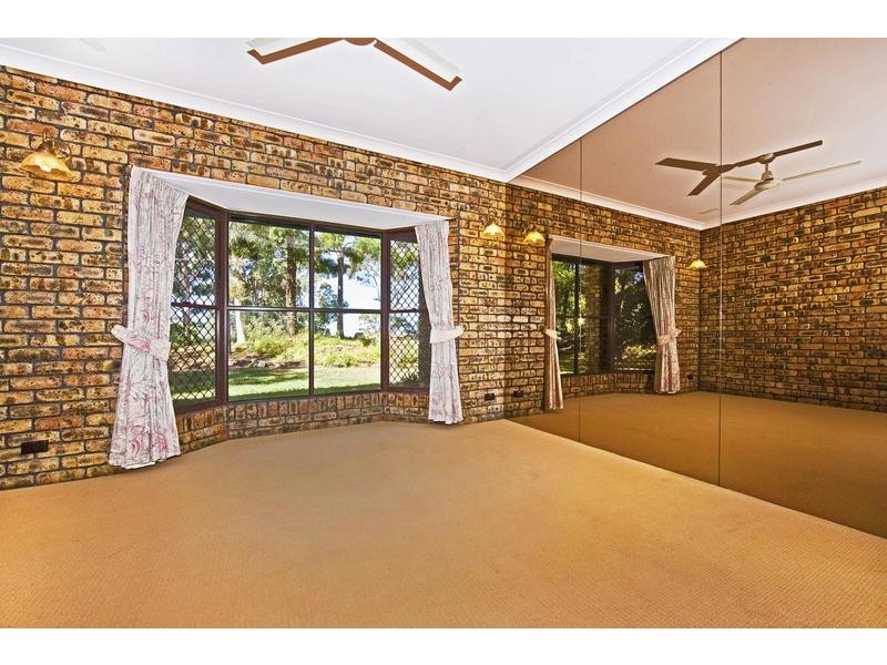 203 Simpsons Road, Elanora QLD 4221