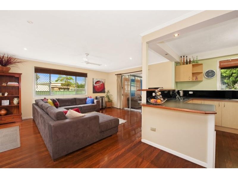 12 Iluka Street, Palm Beach QLD 4221