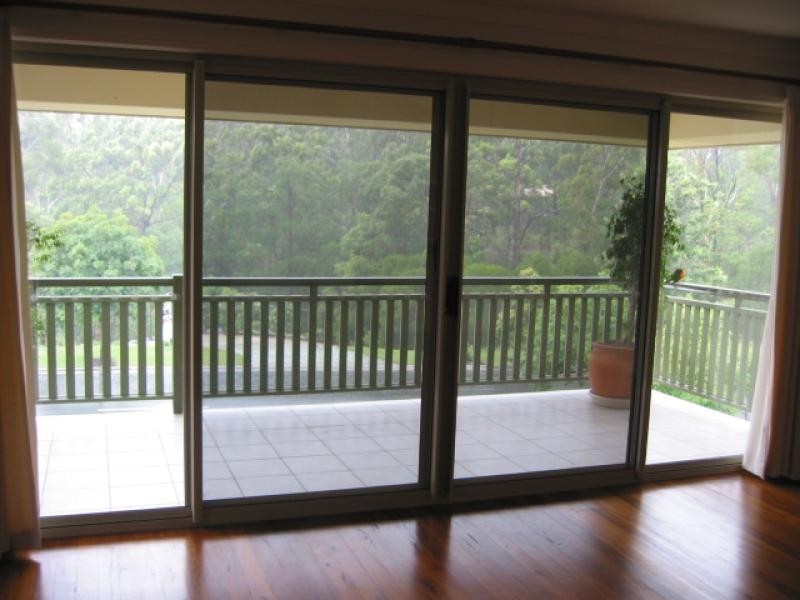 6 Calcita Avenue, Elanora QLD 4221